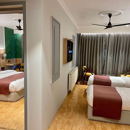 New Park Hotell Srīnagar Exteriör bild