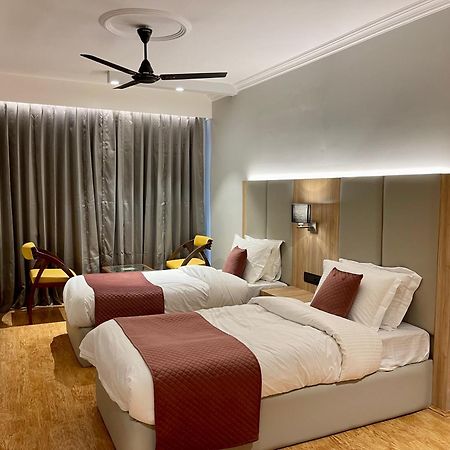 New Park Hotell Srīnagar Exteriör bild