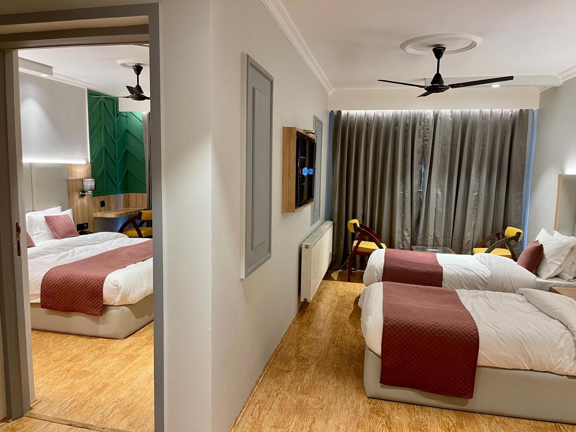 New Park Hotell Srīnagar Exteriör bild